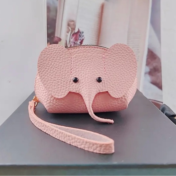 ✨HP✨3-D GREY, BLUE or BLUSH PINK ELEPHANT COIN PURSE WRISTLET - Picture 3 of 10
